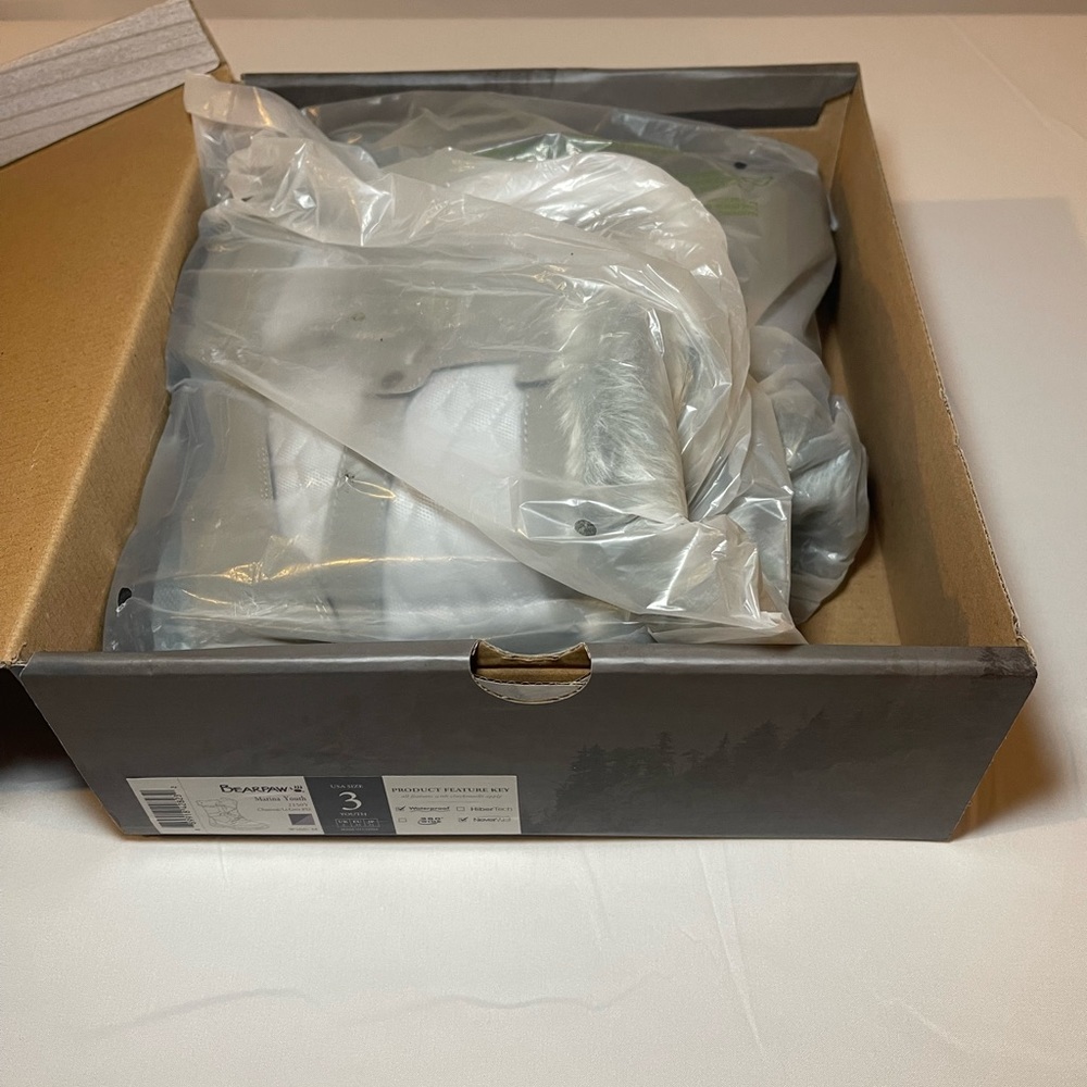 Girl’s BearPaw Marina Charcoal/Lt.Grey Waterproof Never Wet Size 3 Youth-NWT - Picture 4 of 8